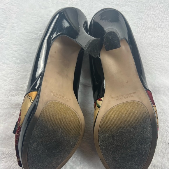 Madden girl Size 11 Black Patent Leather Platform Heels W/ Red & Gold Detail - Picture 5 of 6